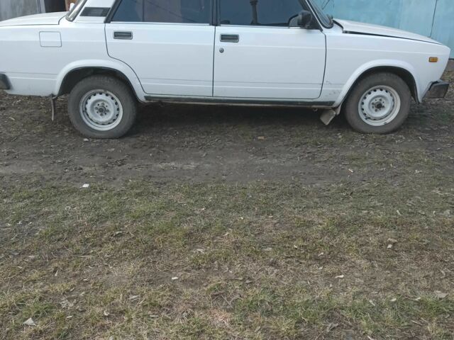 Білий ВАЗ 2105, об'ємом двигуна 1 л та пробігом 900 тис. км за 1200 $, фото 1 на Automoto.ua