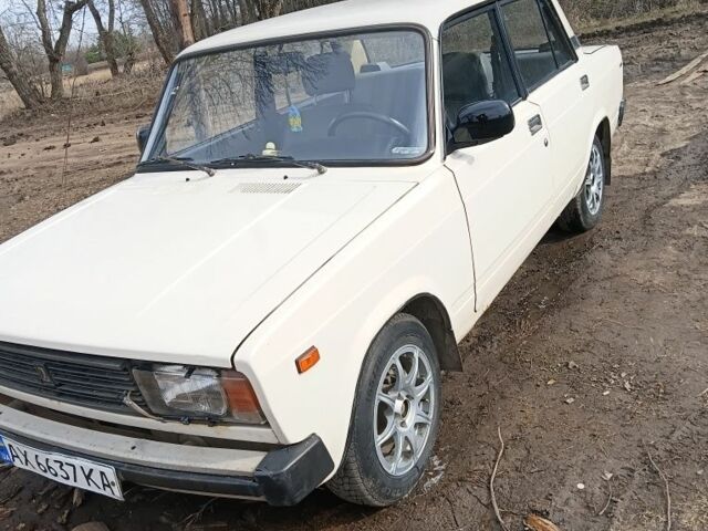 Белый ВАЗ 2105, объемом двигателя 0 л и пробегом 150 тыс. км за 650 $, фото 1 на Automoto.ua