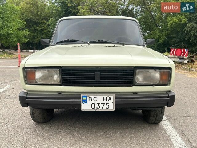 Белый ВАЗ 2105, объемом двигателя 1.2 л и пробегом 198 тыс. км за 699 $, фото 1 на Automoto.ua
