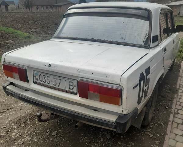 Белый ВАЗ 2105, объемом двигателя 1 л и пробегом 211 тыс. км за 520 $, фото 1 на Automoto.ua