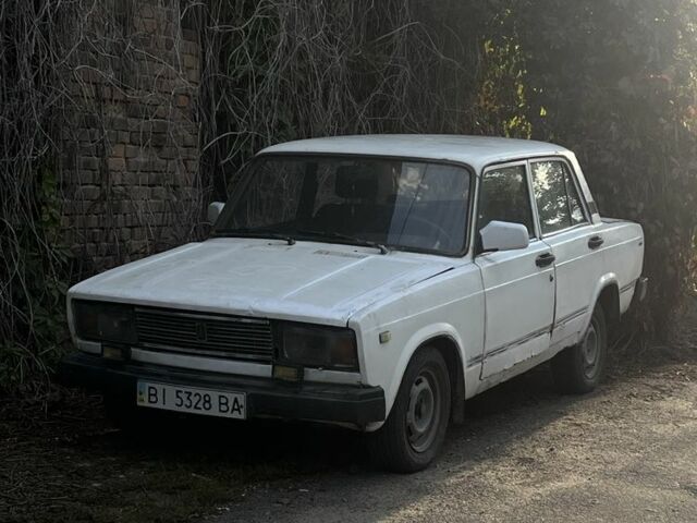 Белый ВАЗ 2105, объемом двигателя 1.3 л и пробегом 999 тыс. км за 334 $, фото 1 на Automoto.ua