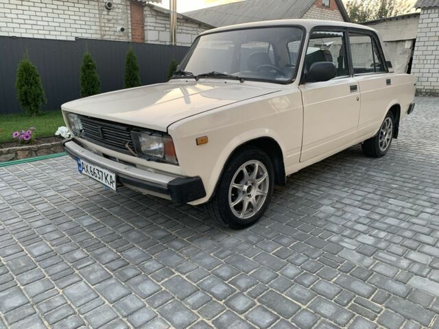 Белый ВАЗ 2105, объемом двигателя 1.3 л и пробегом 75 тыс. км за 800 $, фото 1 на Automoto.ua