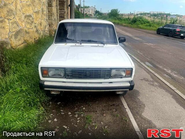 Белый ВАЗ 2105, объемом двигателя 1.5 л и пробегом 0 тыс. км за 750 $, фото 1 на Automoto.ua