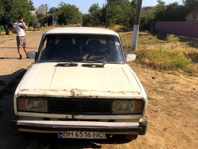 Белый ВАЗ 2105, объемом двигателя 1.3 л и пробегом 303 тыс. км за 525 $, фото 1 на Automoto.ua