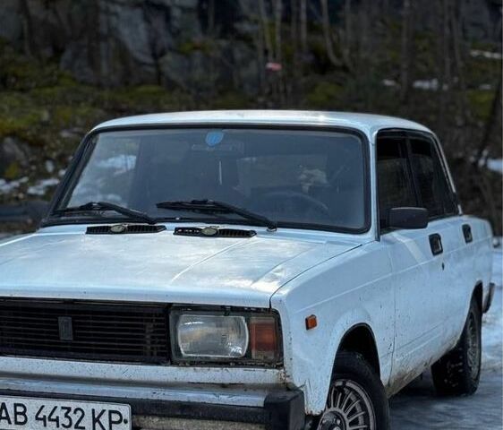Белый ВАЗ 2105, объемом двигателя 1.2 л и пробегом 555 тыс. км за 805 $, фото 1 на Automoto.ua