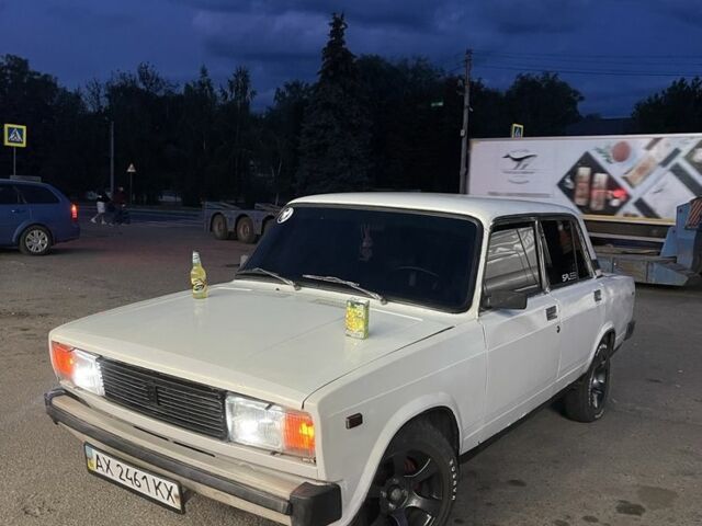 Білий ВАЗ 2105, об'ємом двигуна 1 л та пробігом 65 тис. км за 673 $, фото 1 на Automoto.ua