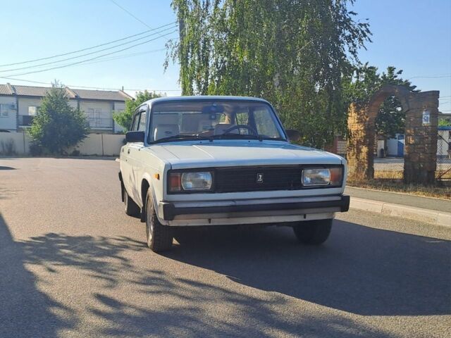 Белый ВАЗ 2105, объемом двигателя 0 л и пробегом 70 тыс. км за 1500 $, фото 1 на Automoto.ua