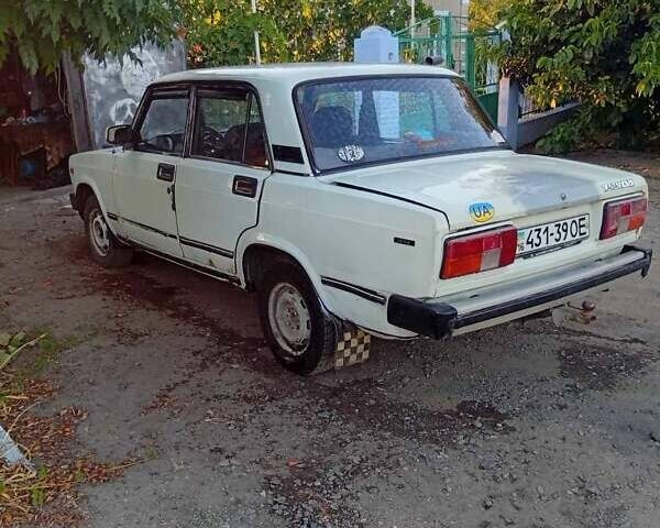 Белый ВАЗ 2105, объемом двигателя 1.5 л и пробегом 1000 тыс. км за 650 $, фото 1 на Automoto.ua