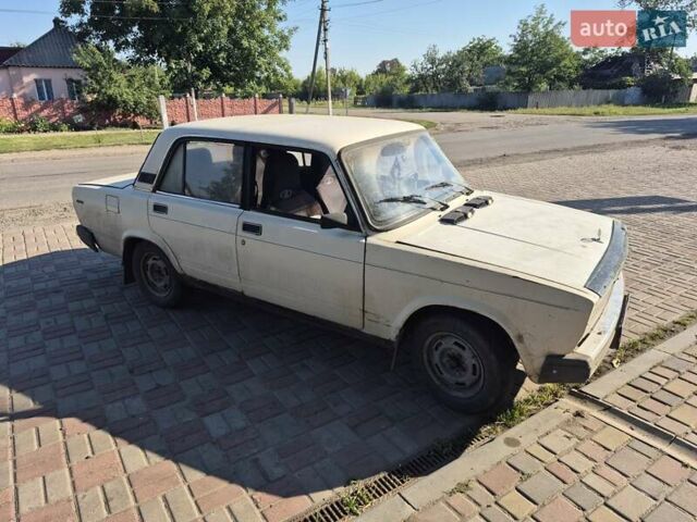 ВАЗ 2105 1991 в Балаклее на Automoto.ua Белый ВАЗ 2105, объемом двигателя 1.5 л и пробегом 15 тыс. км за 593 $, фото 1 на Automoto.ua