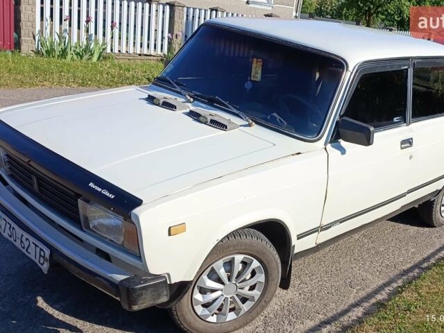 Белый ВАЗ 2105, объемом двигателя 1.5 л и пробегом 77 тыс. км за 700 $, фото 1 на Automoto.ua
