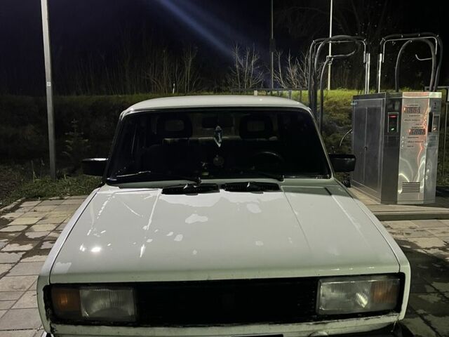 Белый ВАЗ 2105, объемом двигателя 0 л и пробегом 190 тыс. км за 700 $, фото 1 на Automoto.ua