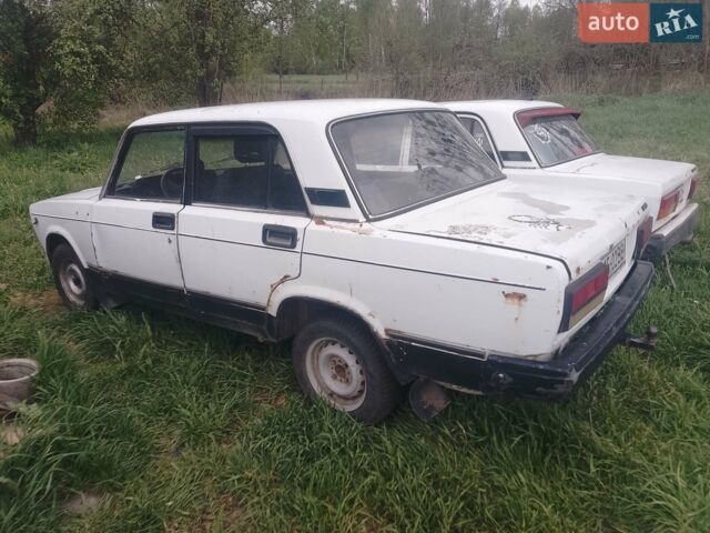 Белый ВАЗ 2105, объемом двигателя 1.2 л и пробегом 100 тыс. км за 700 $, фото 1 на Automoto.ua