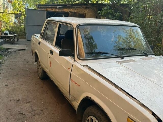 Белый ВАЗ 2105, объемом двигателя 1.5 л и пробегом 55 тыс. км за 220 $, фото 1 на Automoto.ua