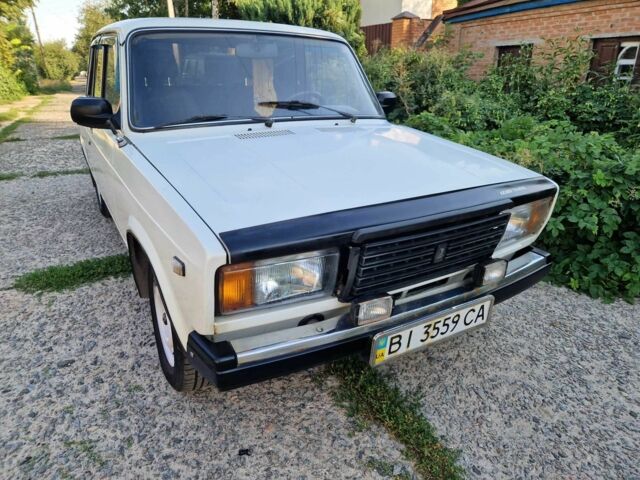 Белый ВАЗ 2105, объемом двигателя 1.2 л и пробегом 95 тыс. км за 850 $, фото 1 на Automoto.ua