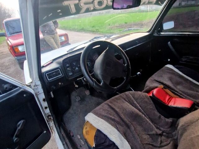 Білий ВАЗ 2105, об'ємом двигуна 1.5 л та пробігом 150 тис. км за 840 $, фото 1 на Automoto.ua