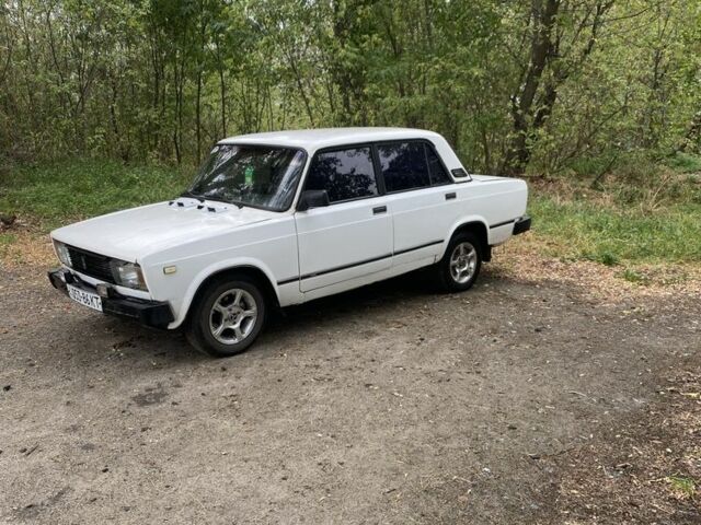 Белый ВАЗ 2105, объемом двигателя 0 л и пробегом 100 тыс. км за 651 $, фото 1 на Automoto.ua