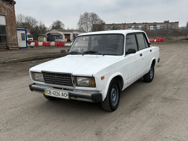 Белый ВАЗ 2105, объемом двигателя 0 л и пробегом 100 тыс. км за 600 $, фото 1 на Automoto.ua