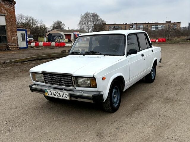 Білий ВАЗ 2105, об'ємом двигуна 1.5 л та пробігом 100 тис. км за 550 $, фото 1 на Automoto.ua