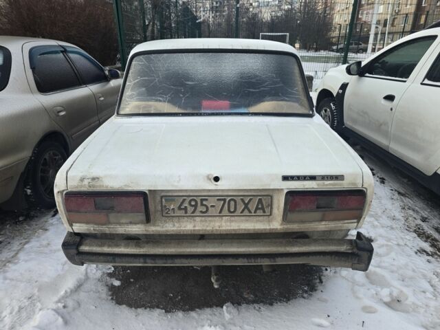 Белый ВАЗ 2105, объемом двигателя 0 л и пробегом 200 тыс. км за 465 $, фото 1 на Automoto.ua