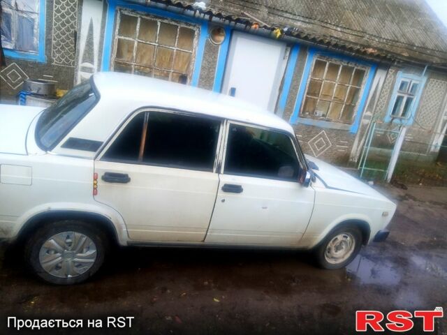 Білий ВАЗ 2105, об'ємом двигуна 1.5 л та пробігом 0 тис. км за 500 $, фото 1 на Automoto.ua