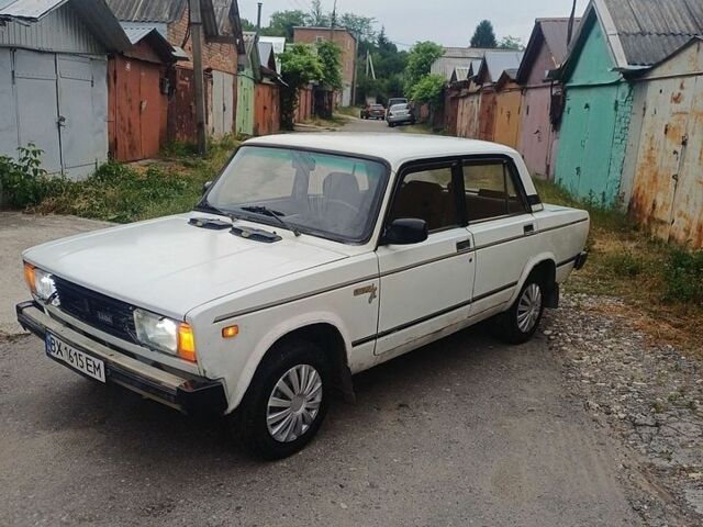 Белый ВАЗ 2105, объемом двигателя 1.2 л и пробегом 200 тыс. км за 550 $, фото 1 на Automoto.ua