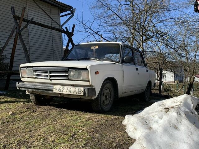 Белый ВАЗ 2105, объемом двигателя 1.5 л и пробегом 100 тыс. км за 297 $, фото 1 на Automoto.ua