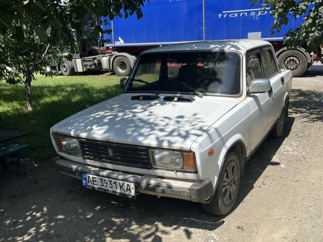 Белый ВАЗ 2105, объемом двигателя 1.5 л и пробегом 150 тыс. км за 493 $, фото 1 на Automoto.ua