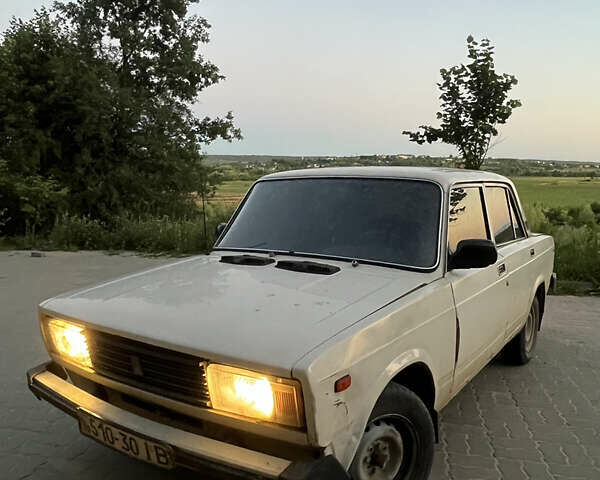 Білий ВАЗ 2105, об'ємом двигуна 1.5 л та пробігом 220 тис. км за 455 $, фото 1 на Automoto.ua