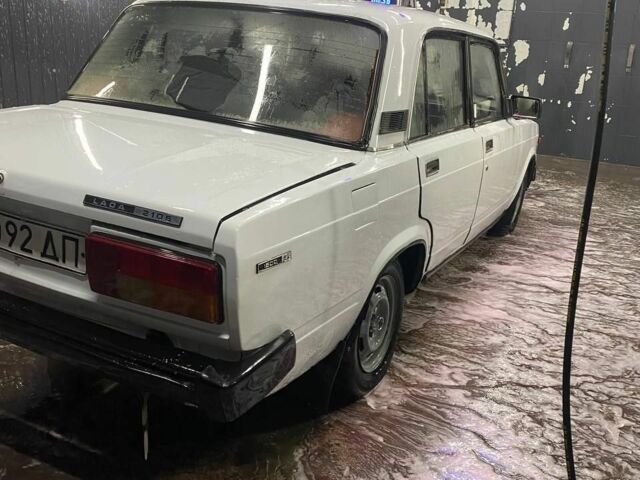 Білий ВАЗ 2105, об'ємом двигуна 1.5 л та пробігом 222 тис. км за 565 $, фото 1 на Automoto.ua