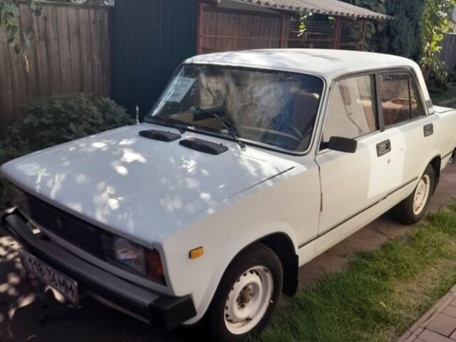 Білий ВАЗ 2105, об'ємом двигуна 1.6 л та пробігом 260 тис. км за 800 $, фото 1 на Automoto.ua