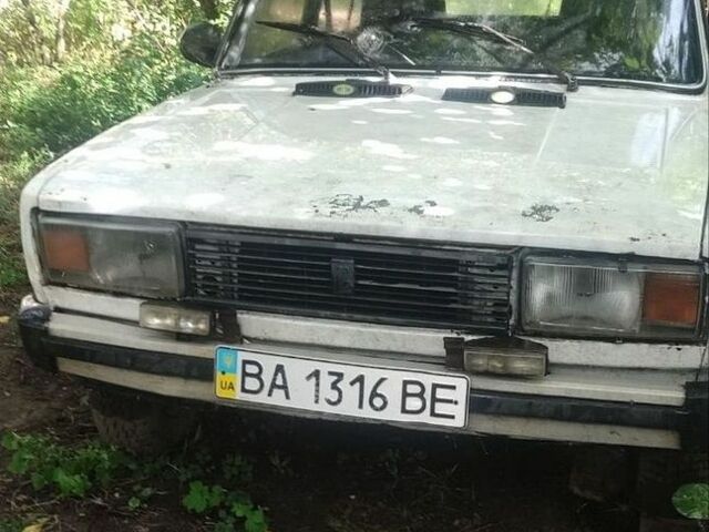 Белый ВАЗ 2105, объемом двигателя 1.5 л и пробегом 240 тыс. км за 650 $, фото 1 на Automoto.ua