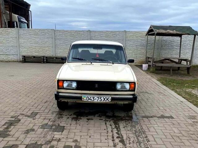 Белый ВАЗ 2105, объемом двигателя 1.3 л и пробегом 90 тыс. км за 1500 $, фото 1 на Automoto.ua