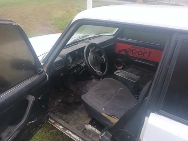 Білий ВАЗ 2105, об'ємом двигуна 1.2 л та пробігом 155 тис. км за 331 $, фото 1 на Automoto.ua