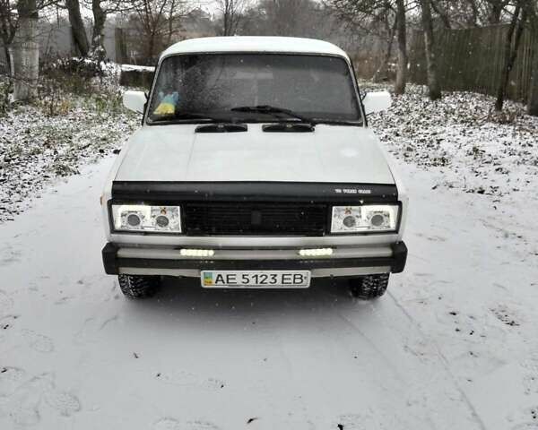 Білий ВАЗ 2105, об'ємом двигуна 1.5 л та пробігом 27 тис. км за 1500 $, фото 1 на Automoto.ua