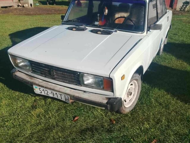 Белый ВАЗ 2105, объемом двигателя 1.5 л и пробегом 40 тыс. км за 650 $, фото 1 на Automoto.ua