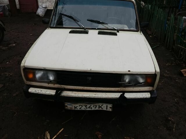 Белый ВАЗ 2105, объемом двигателя 0 л и пробегом 300 тыс. км за 356 $, фото 1 на Automoto.ua