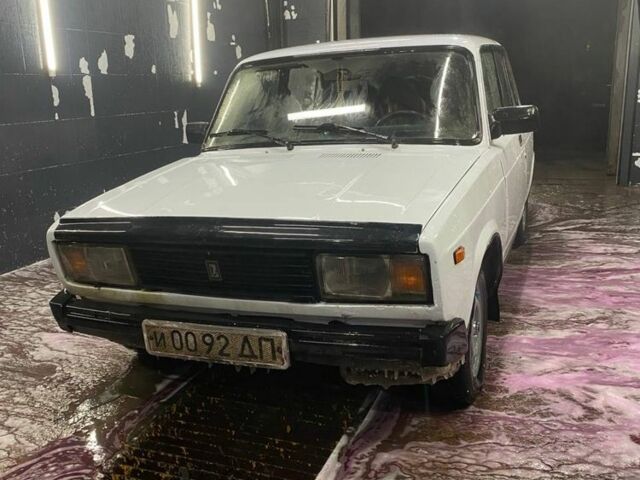 Белый ВАЗ 2105, объемом двигателя 1.5 л и пробегом 222 тыс. км за 407 $, фото 1 на Automoto.ua
