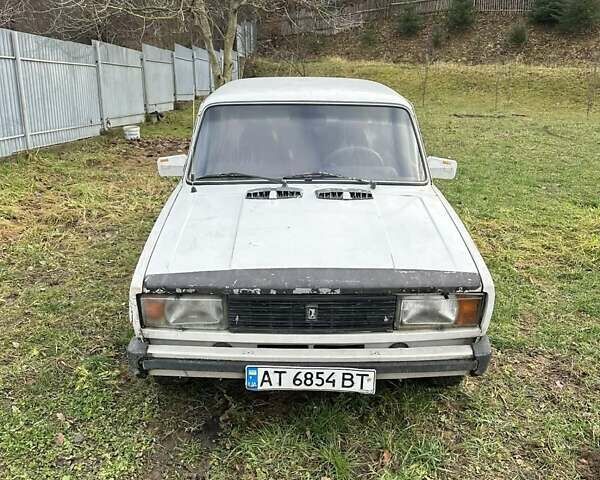 Белый ВАЗ 2105, объемом двигателя 1.3 л и пробегом 122 тыс. км за 500 $, фото 1 на Automoto.ua
