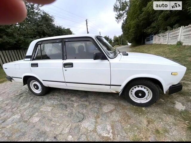 Білий ВАЗ 2105, об'ємом двигуна 1.5 л та пробігом 200 тис. км за 799 $, фото 1 на Automoto.ua