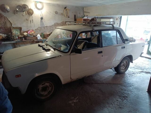 Білий ВАЗ 2105, об'ємом двигуна 1 л та пробігом 126 тис. км за 800 $, фото 1 на Automoto.ua