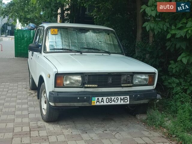 Белый ВАЗ 2105, объемом двигателя 1.2 л и пробегом 120 тыс. км за 1200 $, фото 1 на Automoto.ua