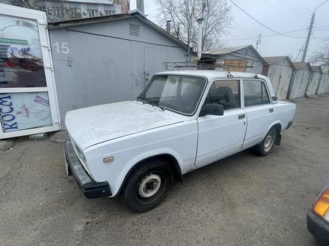 Білий ВАЗ 2105, об'ємом двигуна 1.5 л та пробігом 200 тис. км за 600 $, фото 1 на Automoto.ua