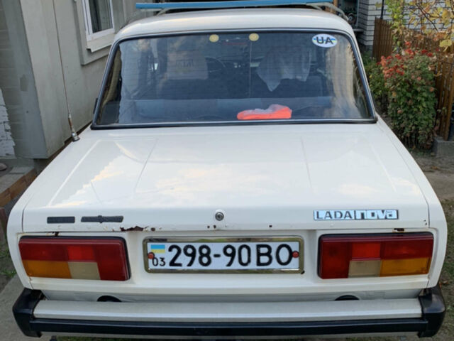Белый ВАЗ 2105, объемом двигателя 1.3 л и пробегом 256 тыс. км за 1200 $, фото 1 на Automoto.ua
