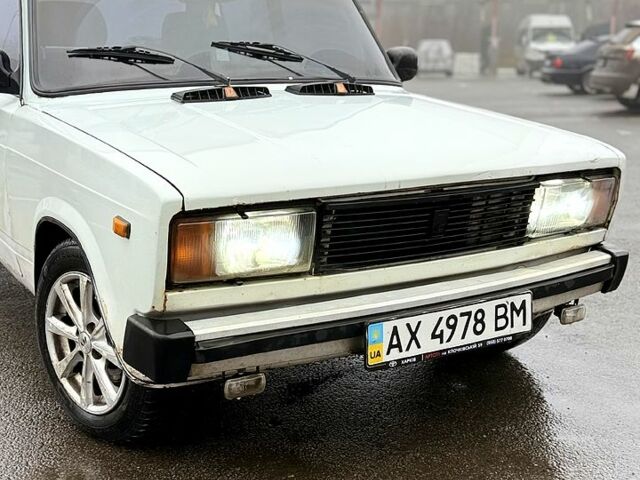 Білий ВАЗ 2105, об'ємом двигуна 1.5 л та пробігом 450 тис. км за 1300 $, фото 1 на Automoto.ua