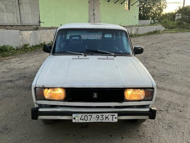 Белый ВАЗ 2105, объемом двигателя 1.5 л и пробегом 3 тыс. км за 392 $, фото 1 на Automoto.ua