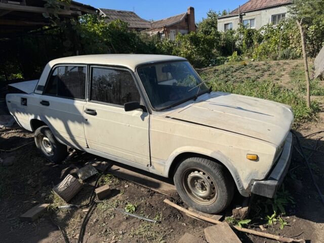 Білий ВАЗ 2105, об'ємом двигуна 1.6 л та пробігом 110 тис. км за 207 $, фото 1 на Automoto.ua