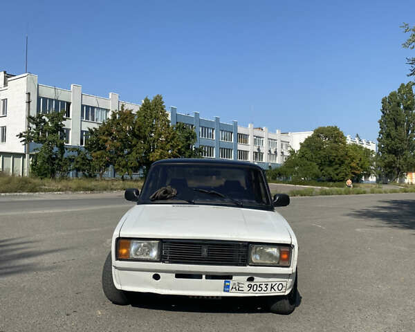 Белый ВАЗ 2105, объемом двигателя 1.5 л и пробегом 100 тыс. км за 800 $, фото 1 на Automoto.ua