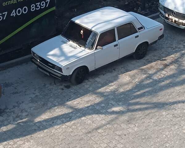 Білий ВАЗ 2105, об'ємом двигуна 1.3 л та пробігом 200 тис. км за 700 $, фото 1 на Automoto.ua