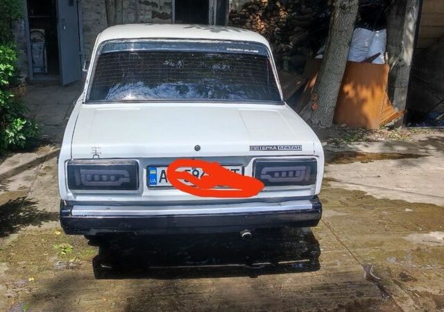 Белый ВАЗ 2105, объемом двигателя 1.5 л и пробегом 60 тыс. км за 1200 $, фото 1 на Automoto.ua