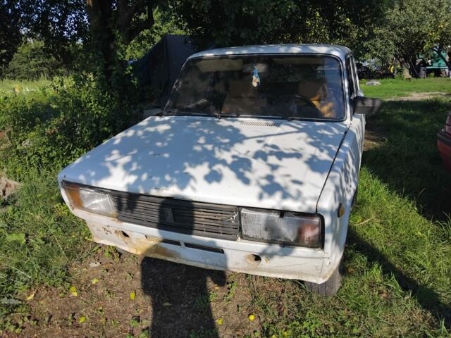 Білий ВАЗ 2105, об'ємом двигуна 1.3 л та пробігом 150 тис. км за 207 $, фото 1 на Automoto.ua